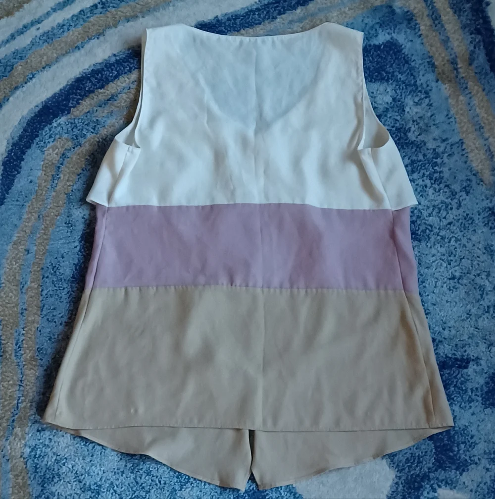 Ann Taylor Petite Tiered Ruffled Blouse💜✨️ - Picture 2 of 8